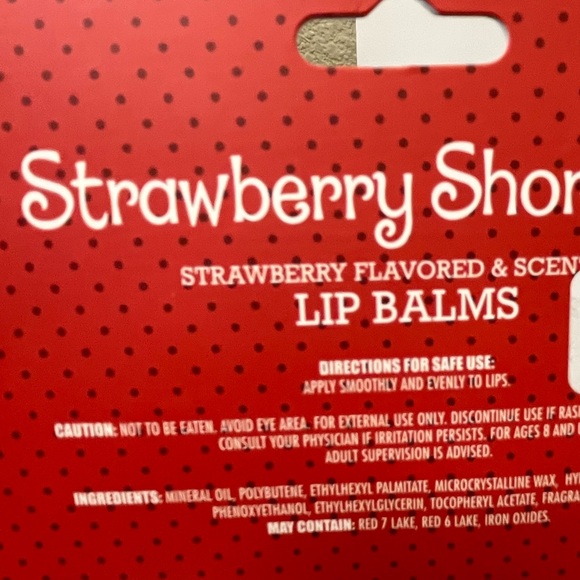 Strawberry Shortcake Strawberry Flavored and Scented Lip Balm Set - Picture 3 of 3